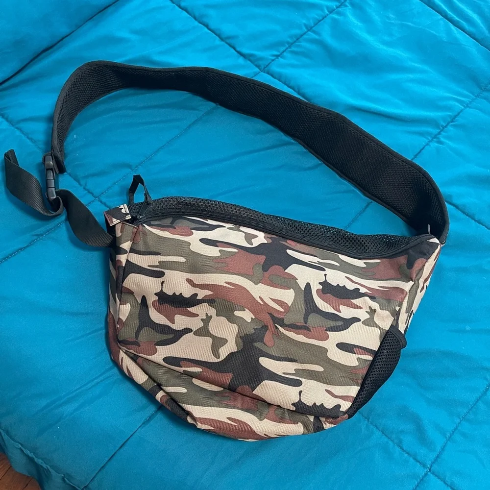 Bailey & Bella pet sling carrier